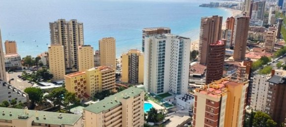 Apartamento de 2 dormitorios en Benidorm, Spain No. 189900 5