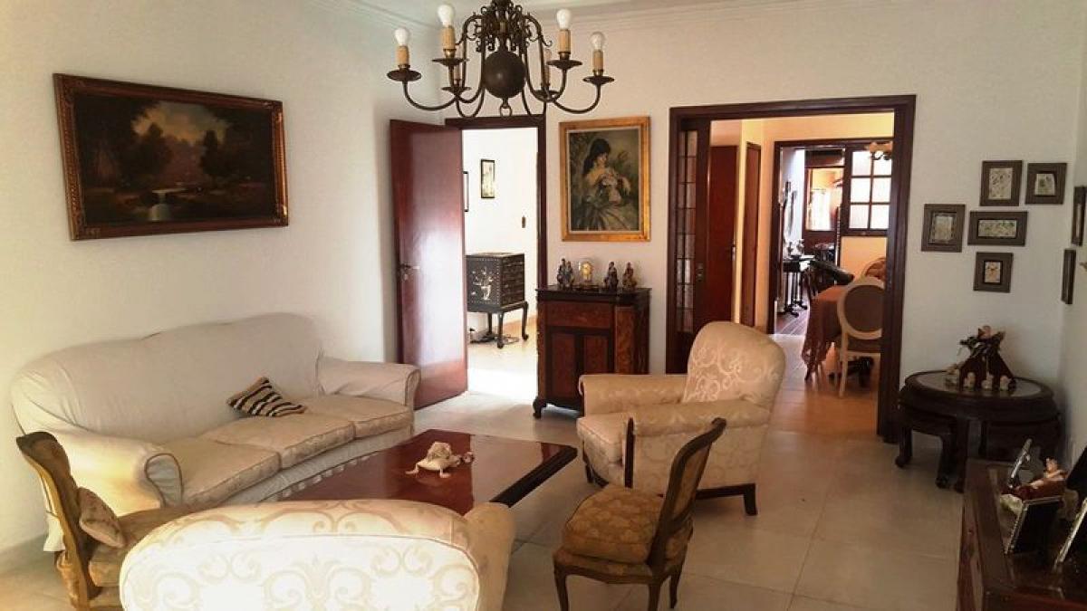 4 bedrooms House in Vicente Lopez, Argentina No. 17886