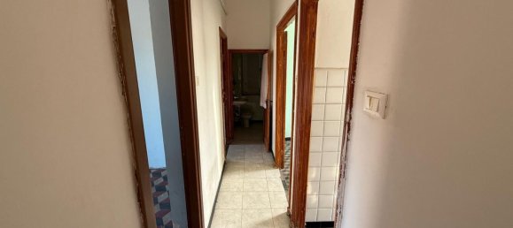 5-Zimmer Wohnung in Genoa, Italy, Nr. 105768 9
