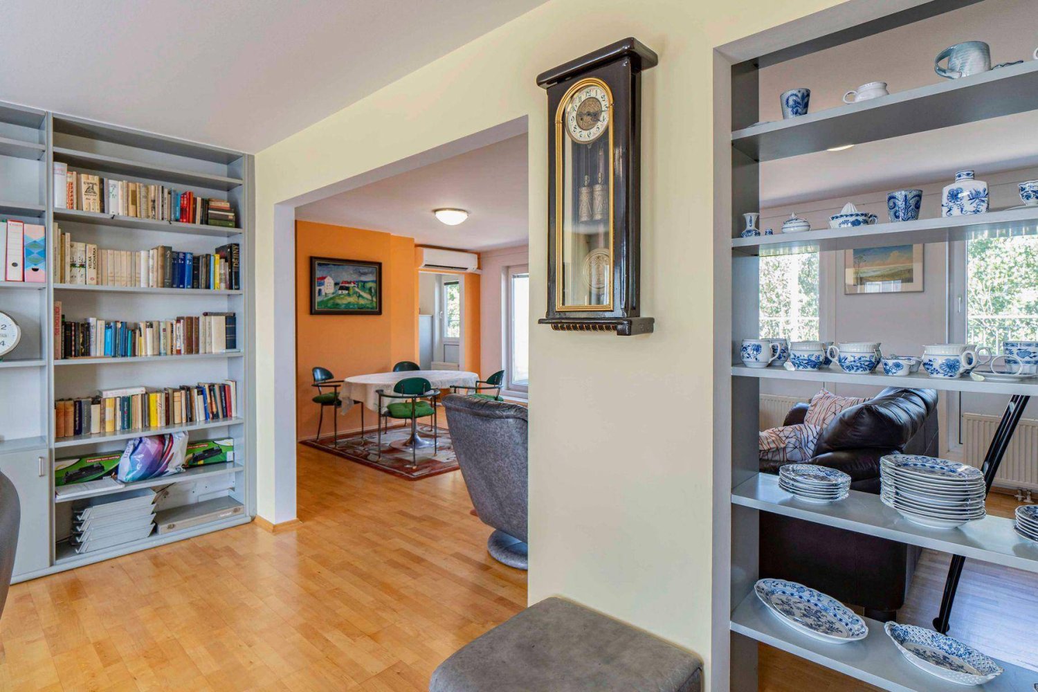 Apartamento de 2 dormitorios en Brigittenau, Austria No. 133090