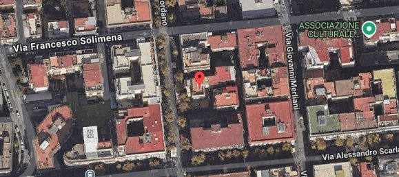366m² Commercial property in Naples, Italy No. 303298 2