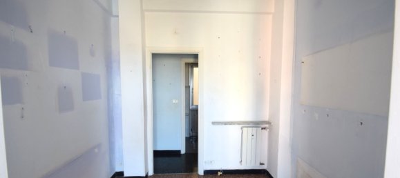 3-Zimmer Wohnung in Genoa, Italy, Nr. 128896 12