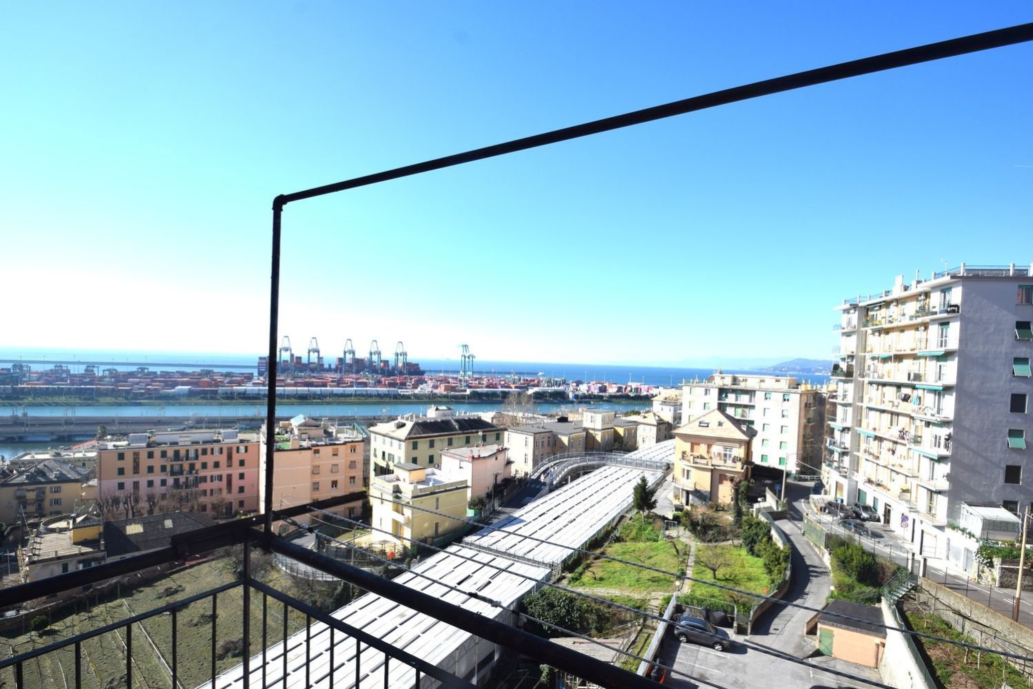 3-Zimmer Wohnung in Genoa, Italy, Nr. 128896