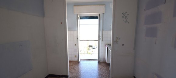 3-Zimmer Wohnung in Genoa, Italy, Nr. 128896 8