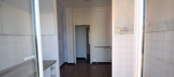 3-Zimmer Wohnung in Genoa, Italy, Nr. 128896 4