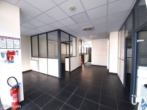 Propriété commerciale à Chalon-sur-Saône, France 94m² No. 353405