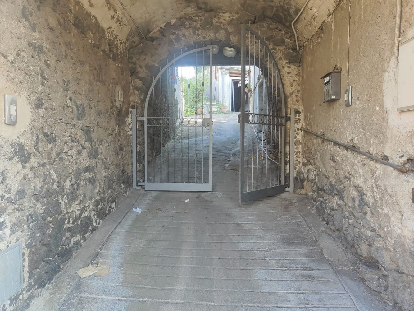 10 rooms House in Castiglione di Sicilia, Italy No. 176419