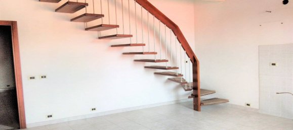 2 Schlafzimmer Wohnung in Rho, Italy, Nr. 82589 3