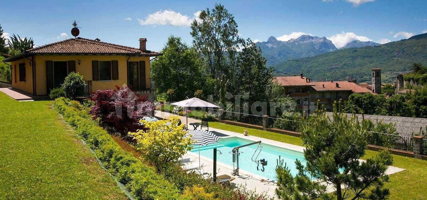 5 bedrooms House in Castiglione di Garfagnana, Italy No. 188141