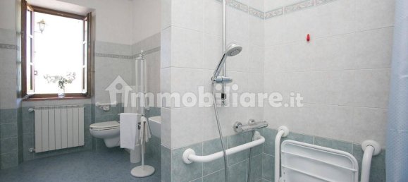 5 bedrooms House in Castiglione di Garfagnana, Italy No. 188141 22