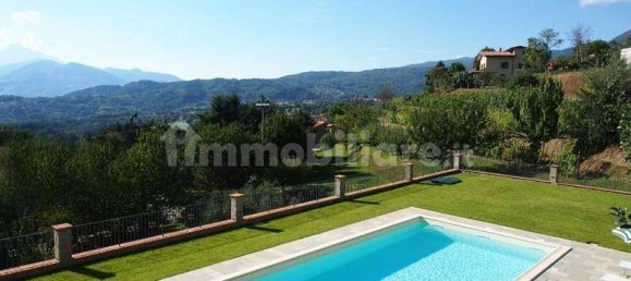 5 bedrooms House in Castiglione di Garfagnana, Italy No. 188141 4