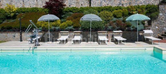 5 bedrooms House in Castiglione di Garfagnana, Italy No. 188141 8