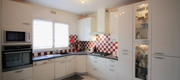 3 غرف نوم منزل في Le Bourget, France رقم 184922 7