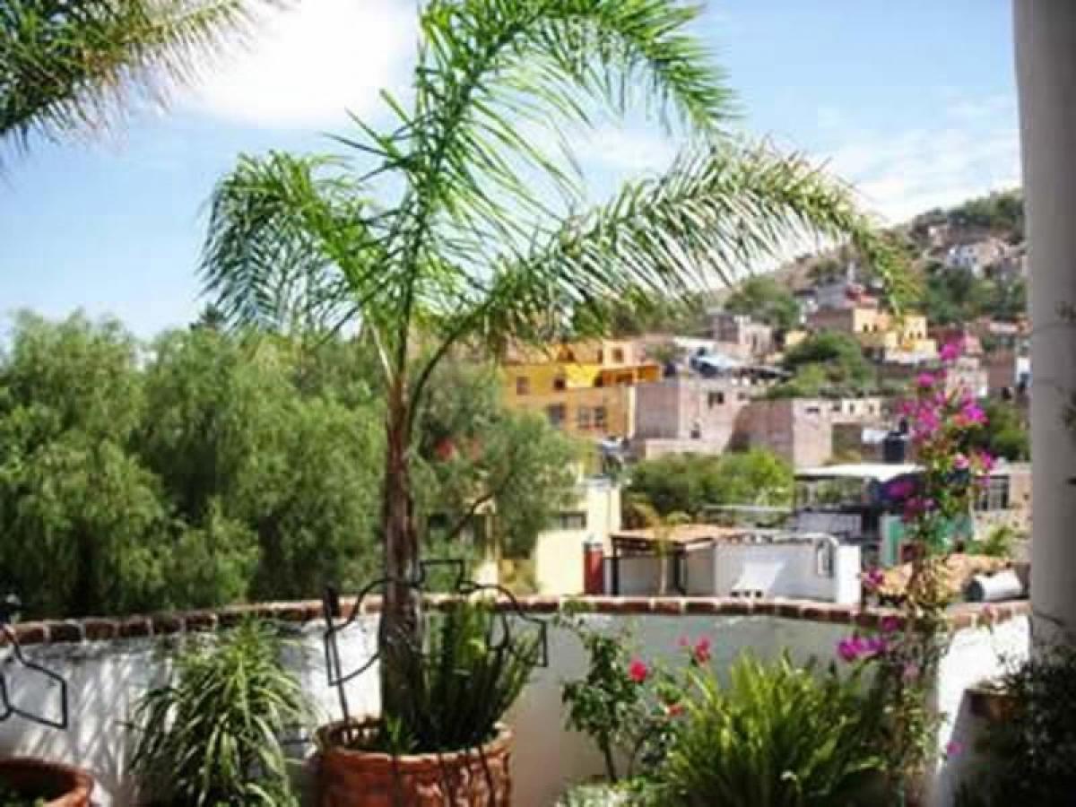 2 bedrooms House in Guanajuato, Mexico No. 171644