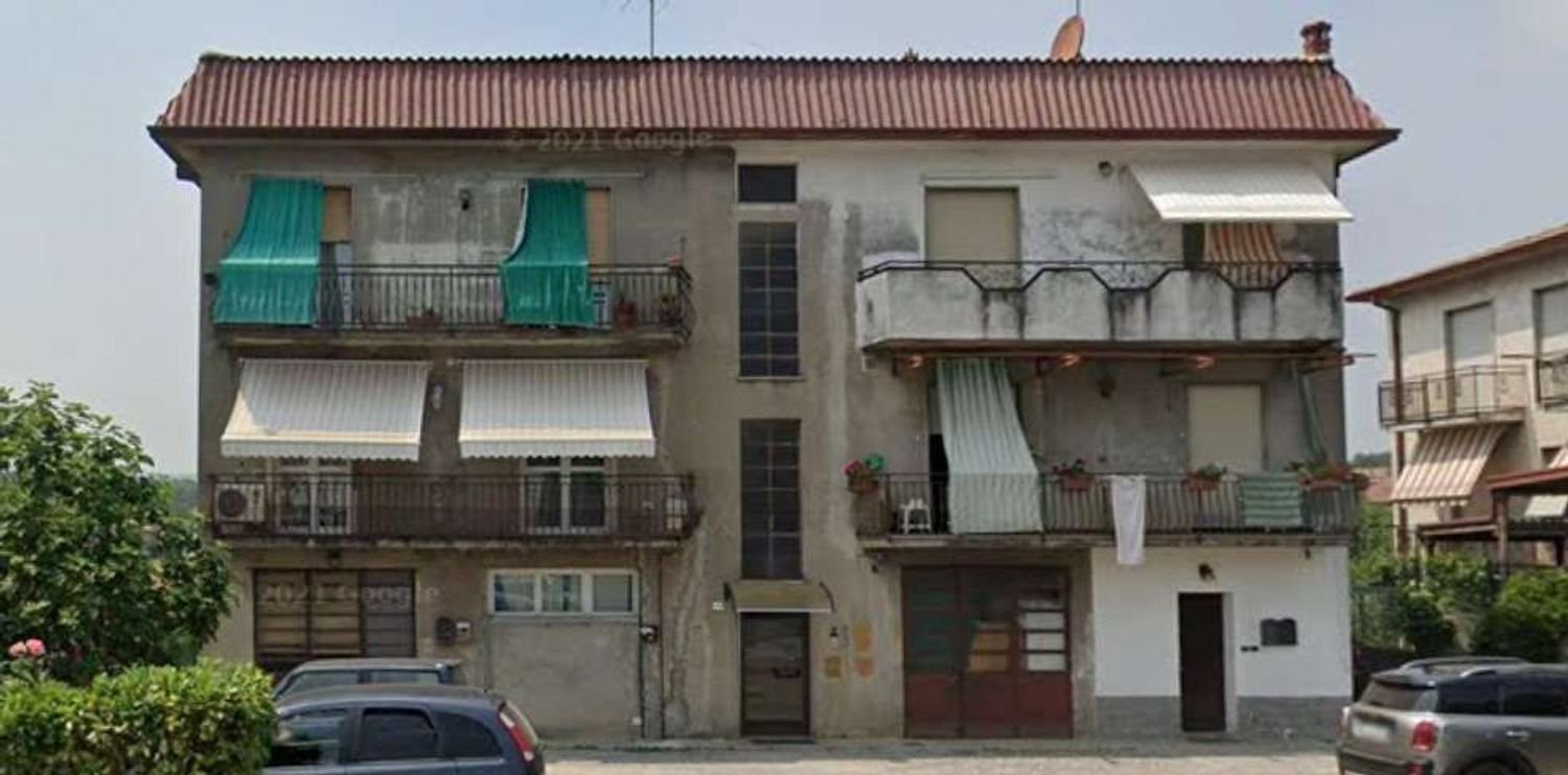 3-salle Appartement à Montorfano, Italy No. 3895