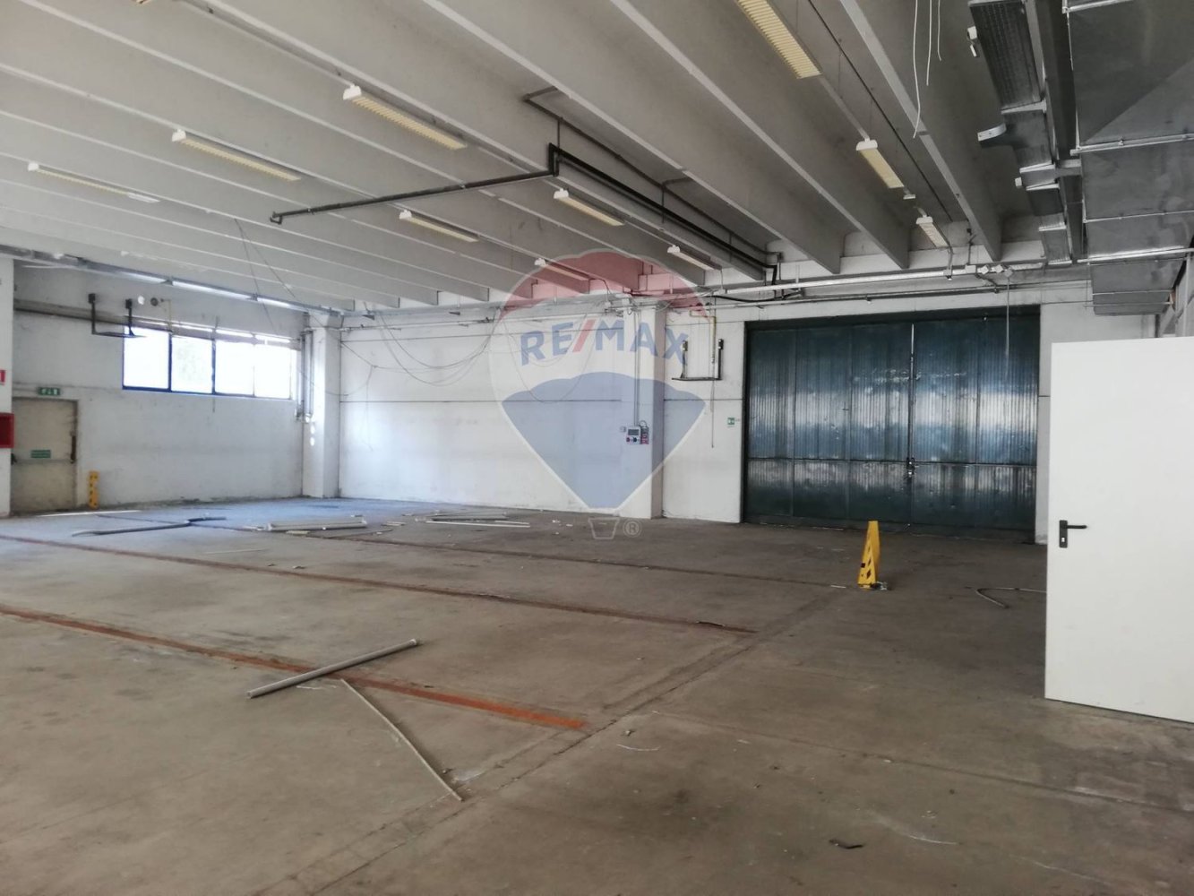 5565m² Commercial property in Castelletto sopra Ticino, Italy No. 52915