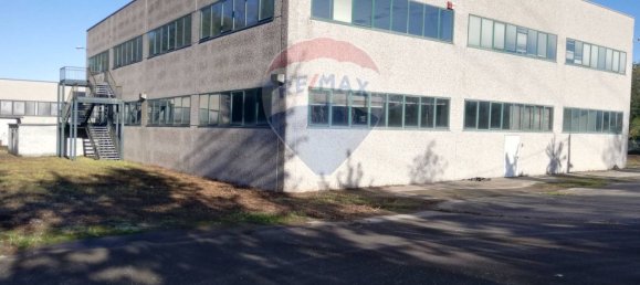 5565m² Commercial property in Castelletto sopra Ticino, Italy No. 52915 2