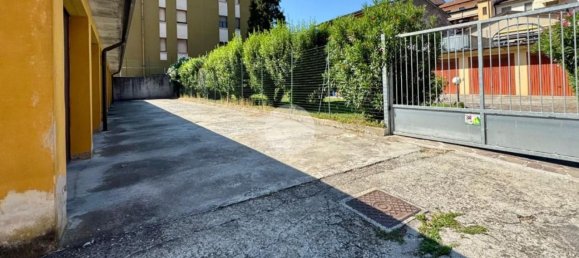 16m² Garage in Cremona, Italy No. 361939 8