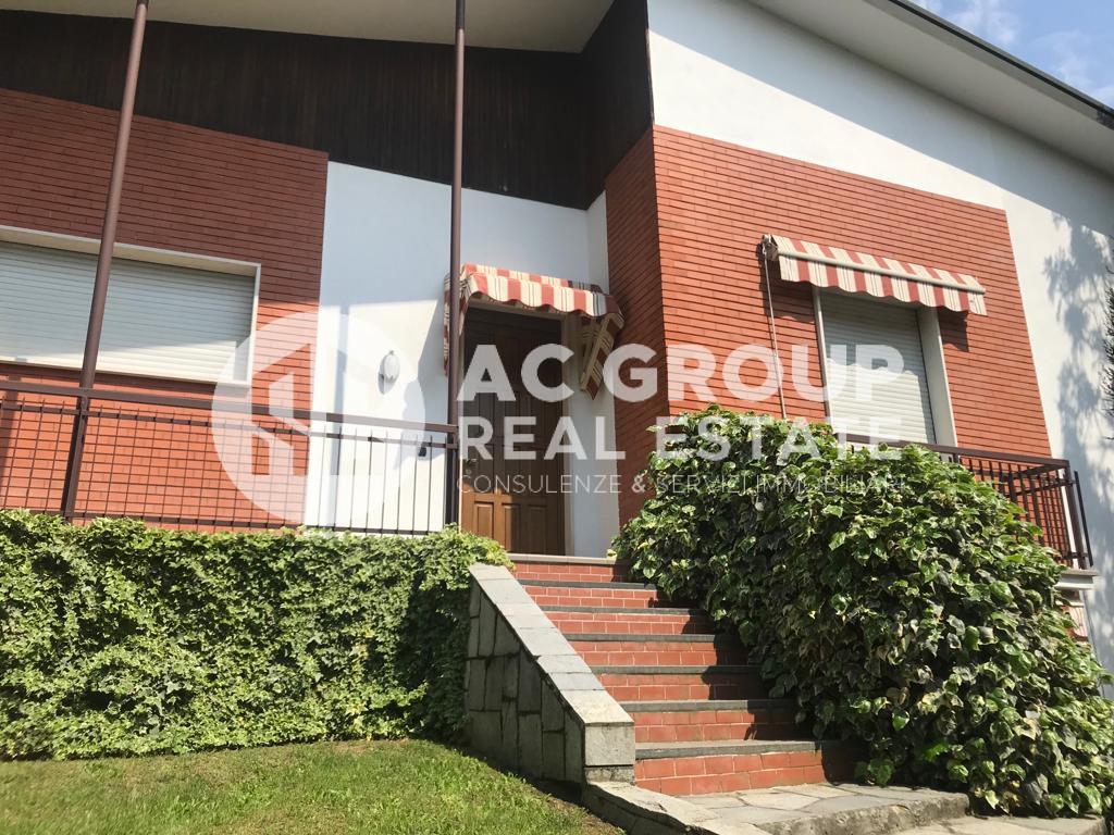 5-salle Villa à Uboldo, Italy No. 68892