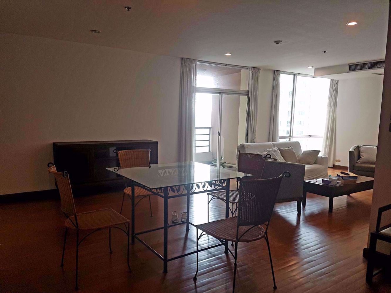 3 bedrooms Condo in Pathum Wan, Thailand No. 10447