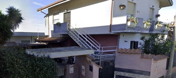 5 rooms Apartment in Pineto, Italy No. 98290 5