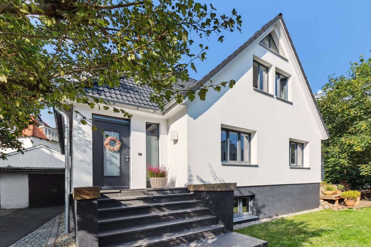6 rooms House in Altona, Germany No. 308395
