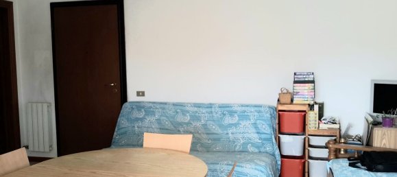 Квартира с 2 комнатами в Чериано Лагетто, Италия № 277945 8