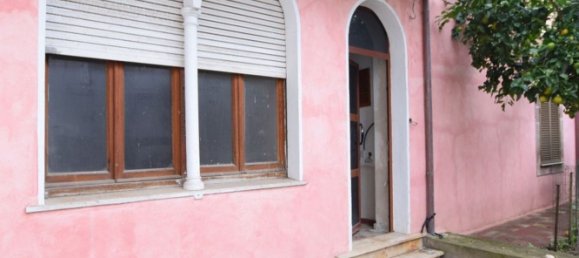 Дом с 10 комнатами в Макомер, Италия № 255825 2