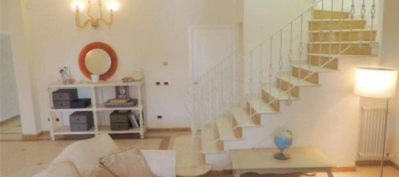 4 bedrooms Villa in Seravezza, Italy No. 194151 8