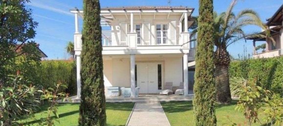 4 bedrooms Villa in Seravezza, Italy No. 194151 2