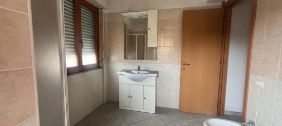 3-salle Appartement à Monserrato, Italy No. 207034 10