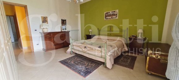 5 rooms Apartment in Palermo, Italy No. 33544 15