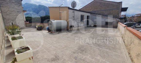 5 rooms Apartment in Palermo, Italy No. 33544 8