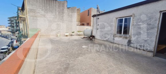 5 rooms Apartment in Palermo, Italy No. 33544 5