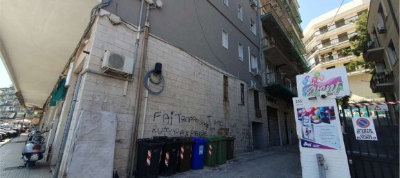 57m² Garage in Syracuse, Italy No. 245960 2