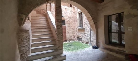 Пентхаус с 5 спальнями в Урбино, Италия № 362816 2