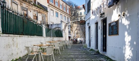 378m² Commercial property in Lisbon, Portugal No. 297032 23