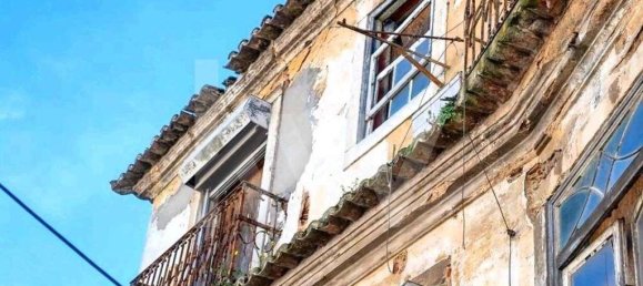 378m² Commercial property in Lisbon, Portugal No. 297032 10