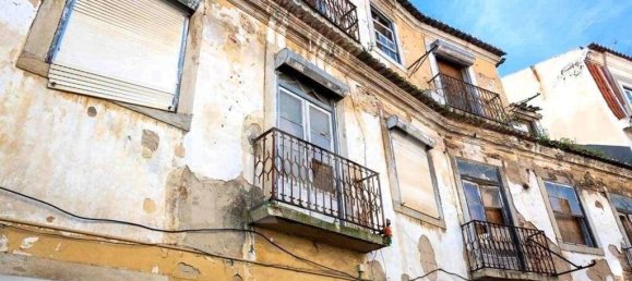 378m² Commercial property in Lisbon, Portugal No. 297032 7