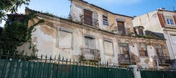 378m² Commercial property in Lisbon, Portugal No. 297032 4