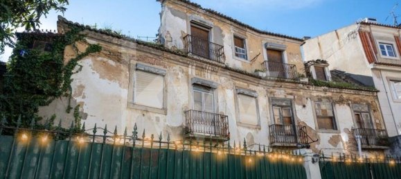 378m² Commercial property in Lisbon, Portugal No. 297032 5