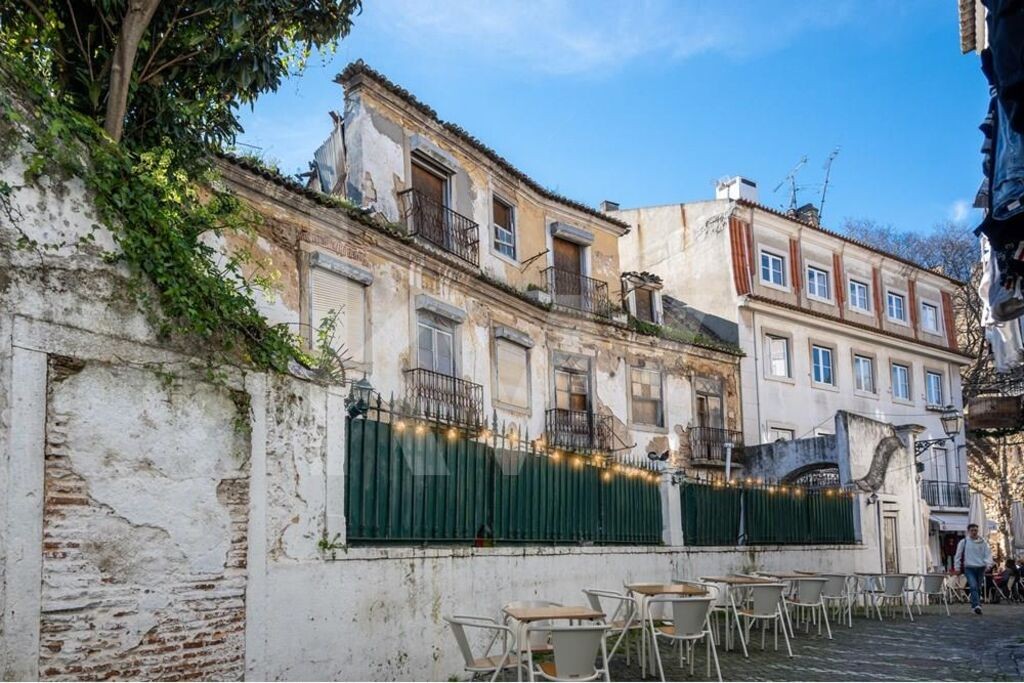 378m² Commercial property in Lisbon, Portugal No. 297032