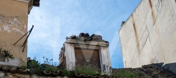 378m² Commercial property in Lisbon, Portugal No. 297032 16