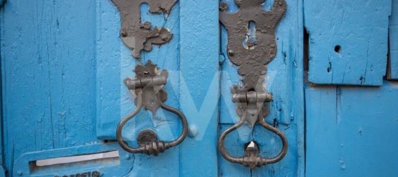 378m² Commercial property in Lisbon, Portugal No. 297032 27