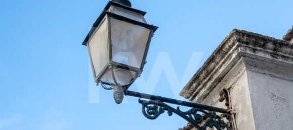 378m² Commercial property in Lisbon, Portugal No. 297032 22