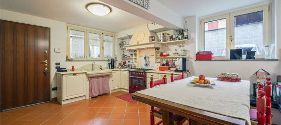 4 غرف نوم فيلا في Corbetta, Italy رقم 66412 16