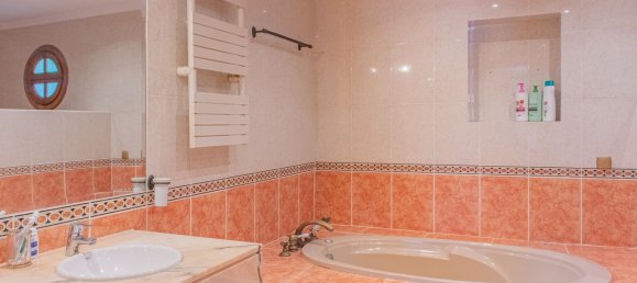 5 bedrooms House in Cadiz, Spain No. 25089 22