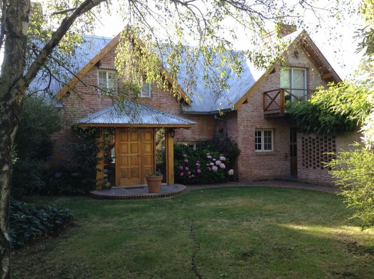 3 bedrooms House in Mar del Plata, Argentina No. 84748