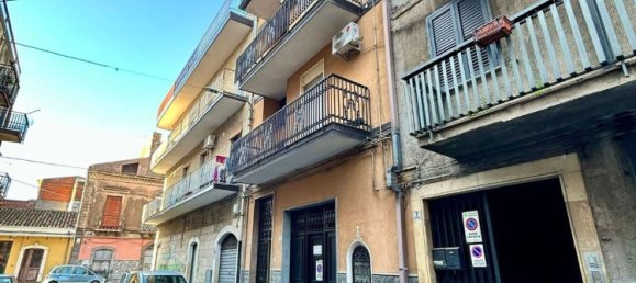 6 rooms House in Paternò, Italy No. 259728 3