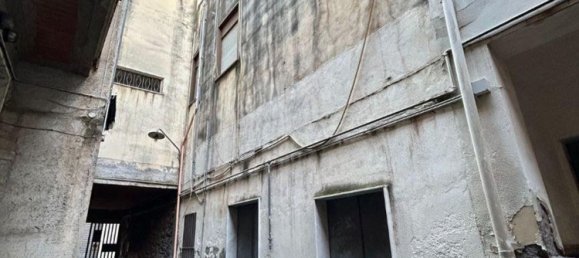 6 rooms House in Paternò, Italy No. 259728 8